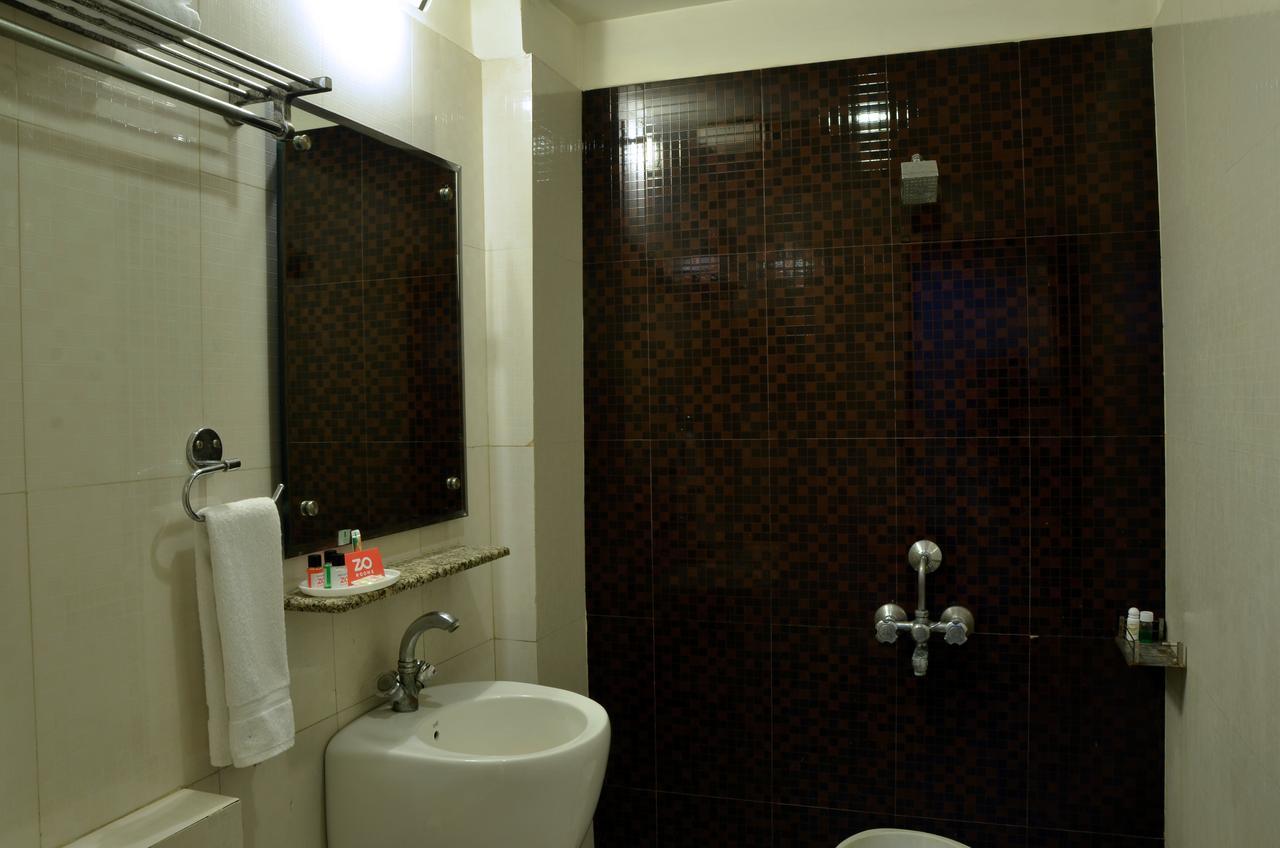 آغْرا Hotel Poonam Plaza المظهر الخارجي الصورة