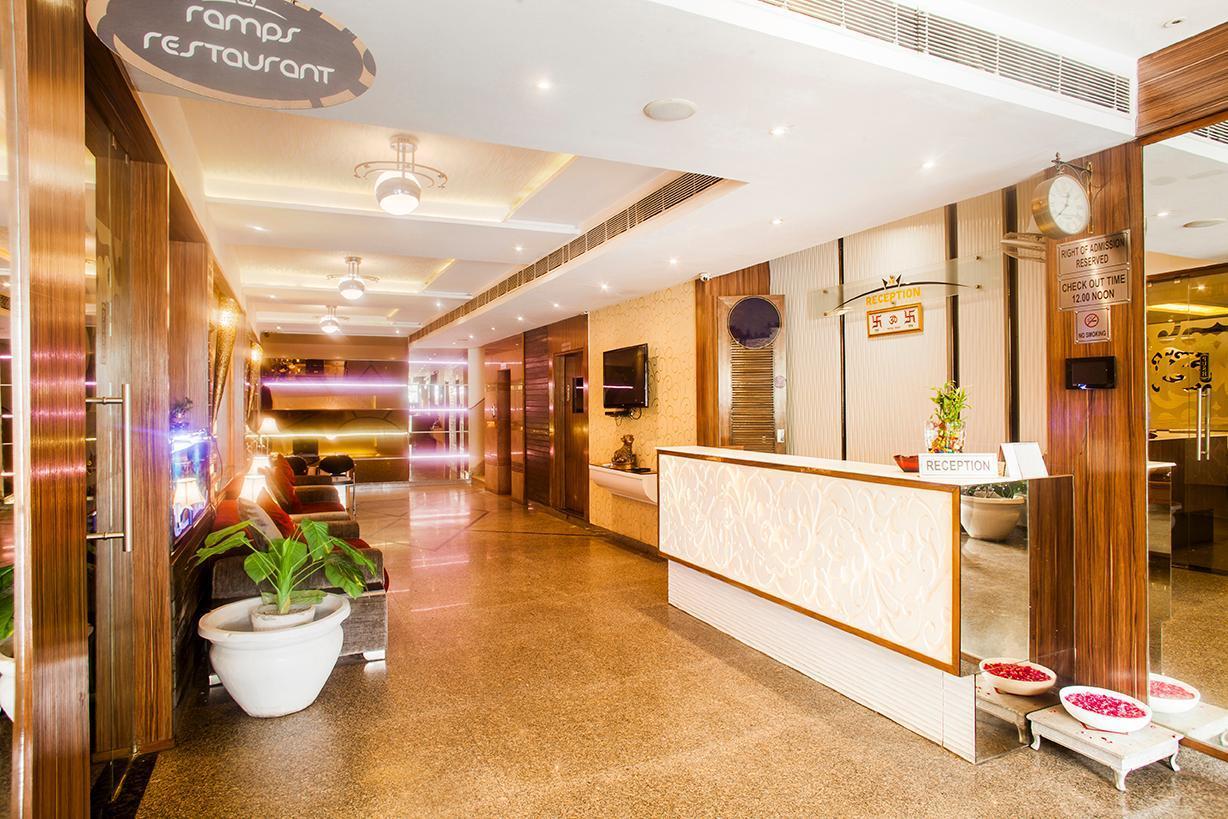 آغْرا Hotel Poonam Plaza المظهر الخارجي الصورة